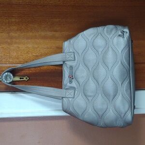 Lug Tempo  Matte Luxe VL Tote Bag in Metallic Pearl EUC